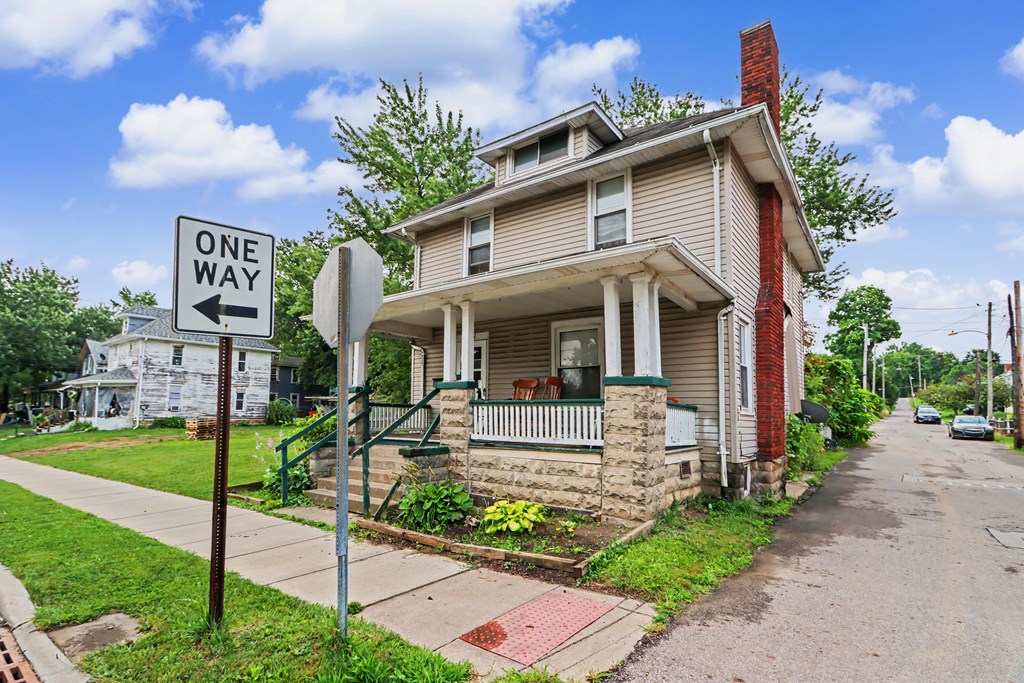 129 West Fifth Street, Mansfield, Ohio 44903, 3 Bedrooms Bedrooms, ,10 BathroomsBathrooms,Residential,For Sale,West Fifth Street,20100207 129 West Fifth Street, Mansfield, Ohio 44903, 3 Bedrooms Bedrooms, ,10 BathroomsBathrooms,Residential,For Sale,West Fifth Street,20100207