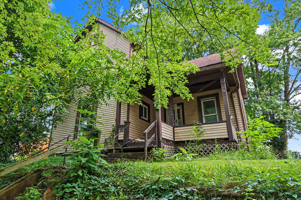 129 West Fifth Street, Mansfield, Ohio 44903, 3 Bedrooms Bedrooms, ,1 BathroomBathrooms,Residential,For Sale,West Fifth Street,20100207