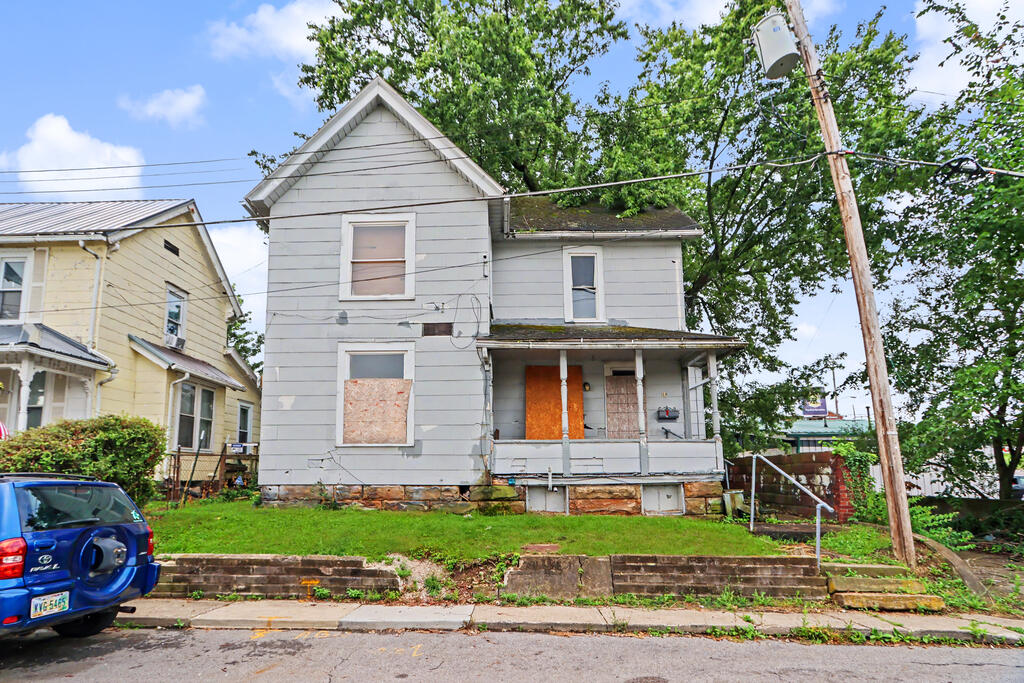 129 West Fifth Street, Mansfield, Ohio 44903, 3 Bedrooms Bedrooms, ,1 BathroomBathrooms,Residential,For Sale,West Fifth Street,20100207