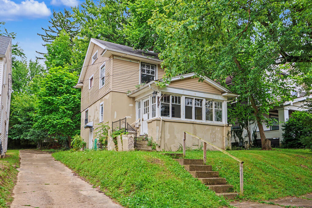 129 West Fifth Street, Mansfield, Ohio 44903, 3 Bedrooms Bedrooms, ,1 BathroomBathrooms,Residential,For Sale,West Fifth Street,20100207
