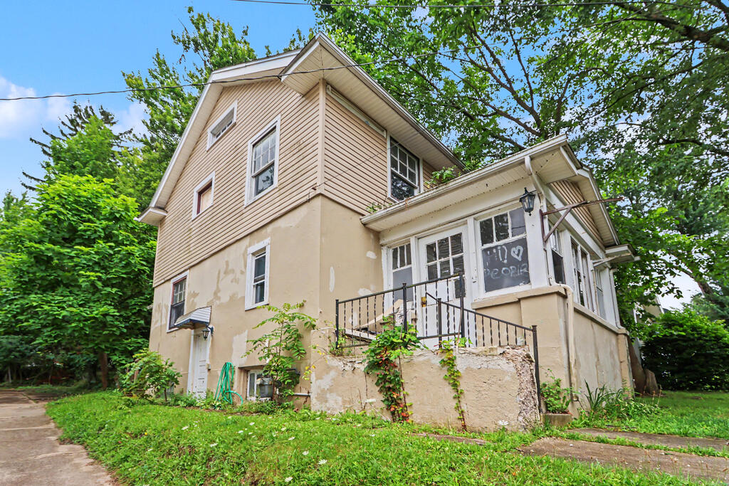 129 West Fifth Street, Mansfield, Ohio 44903, 3 Bedrooms Bedrooms, ,1 BathroomBathrooms,Residential,For Sale,West Fifth Street,20100207
