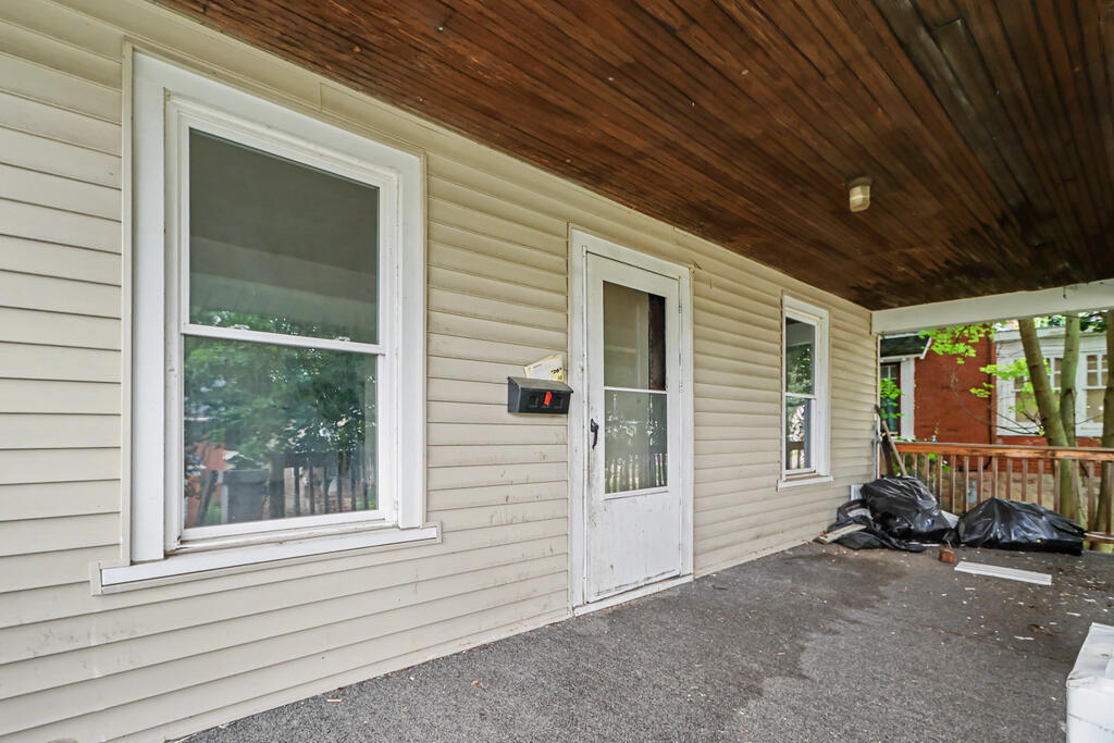129 West Fifth Street, Mansfield, Ohio 44903, 3 Bedrooms Bedrooms, ,1 BathroomBathrooms,Residential,For Sale,West Fifth Street,20100207