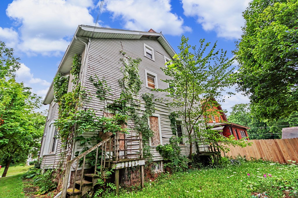 424 - 426 West Fifth Street, Mansfield, Ohio 44902, 6 Bedrooms Bedrooms, ,Residential Income,For Sale,- 426 West Fifth Street,20100215 424 - 426 West Fifth Street, Mansfield, Ohio 44902, 6 Bedrooms Bedrooms, ,Residential Income,For Sale,- 426 West Fifth Street,20100215