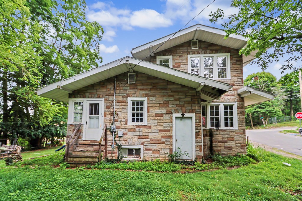 187 Penn Avenue, Mansfield, Ohio 44902, 3 Bedrooms Bedrooms, ,1 BathroomBathrooms,Residential,For Sale,Penn Avenue,20100216 187 Penn Avenue, Mansfield, Ohio 44902, 3 Bedrooms Bedrooms, ,1 BathroomBathrooms,Residential,For Sale,Penn Avenue,20100216