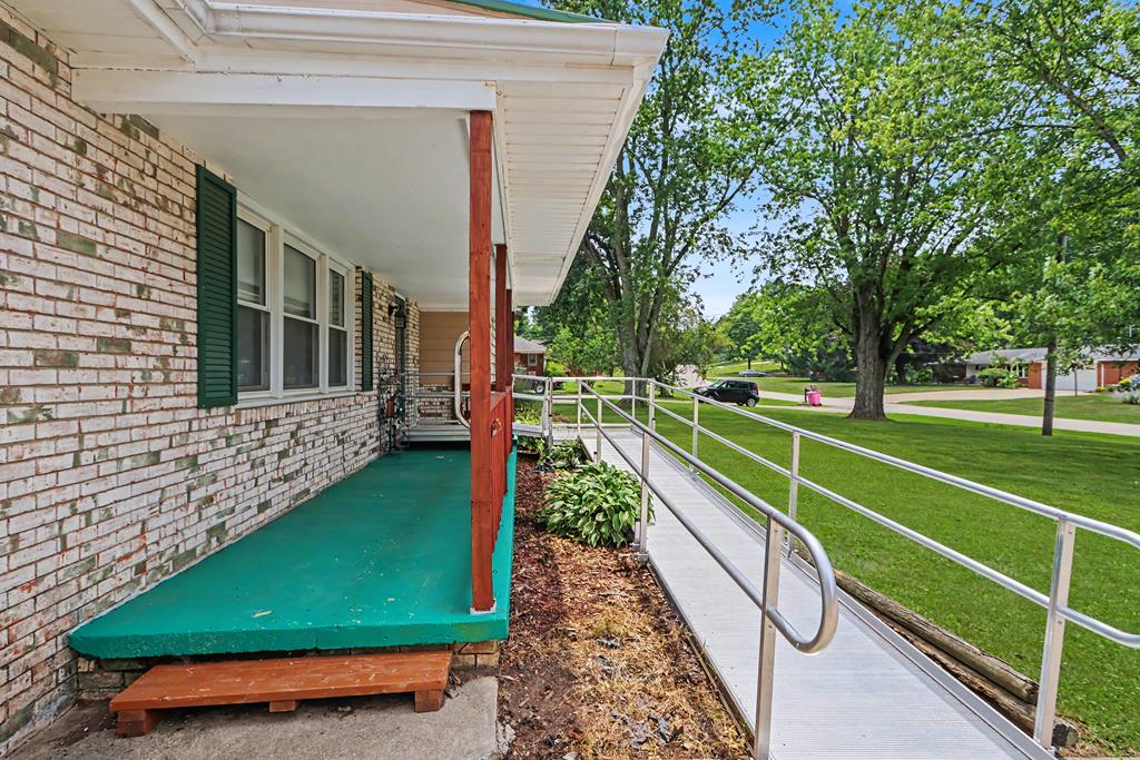 105 Homewood Road, Ontario, Ohio 44906, 4 Bedrooms Bedrooms, ,2 BathroomsBathrooms,Residential,For Sale,Homewood Road,20100219