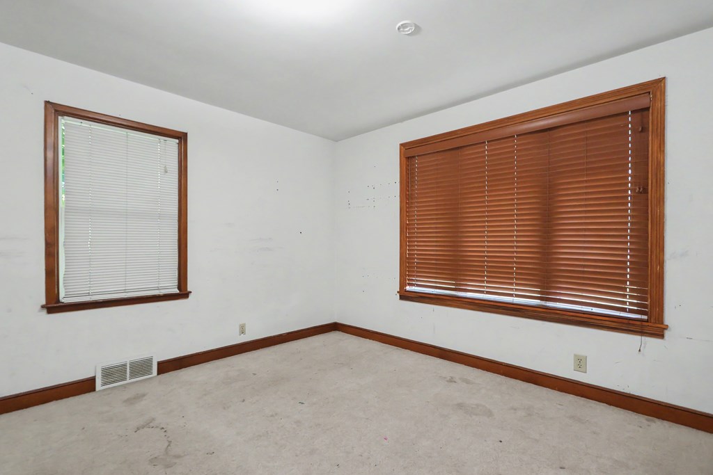 683 Sunset Boulevard, Mansfield, Ohio 44907, 2 Bedrooms Bedrooms, ,1 BathroomBathrooms,Residential,For Sale,Sunset Boulevard,20100235