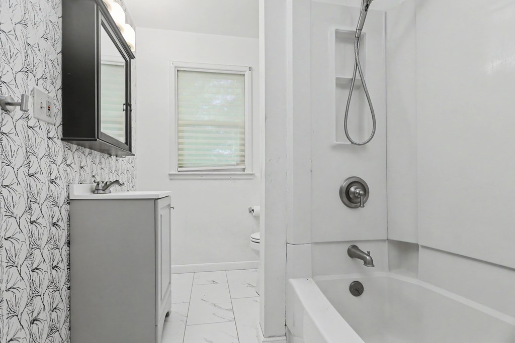 683 Sunset Boulevard, Mansfield, Ohio 44907, 2 Bedrooms Bedrooms, ,1 BathroomBathrooms,Residential,For Sale,Sunset Boulevard,20100235