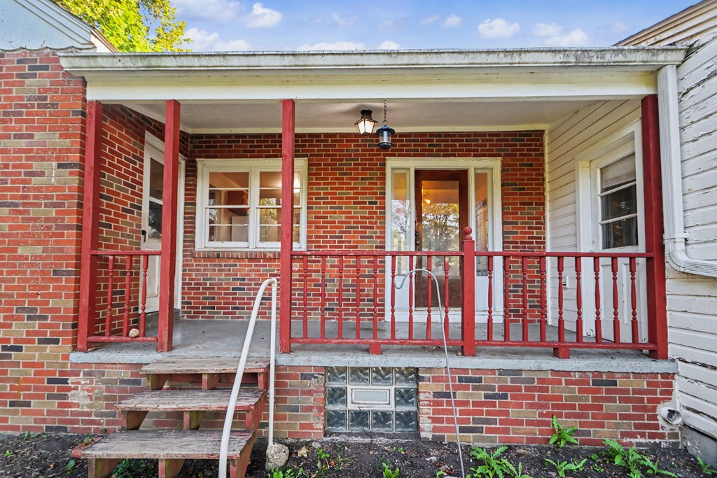 683 Sunset Boulevard, Mansfield, Ohio 44907, 2 Bedrooms Bedrooms, ,1 BathroomBathrooms,Residential,For Sale,Sunset Boulevard,20100235