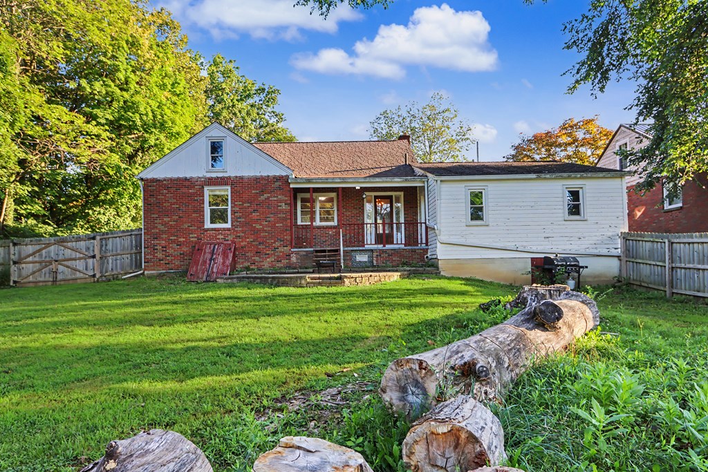 683 Sunset Boulevard, Mansfield, Ohio 44907, 2 Bedrooms Bedrooms, ,1 BathroomBathrooms,Residential,For Sale,Sunset Boulevard,20100235