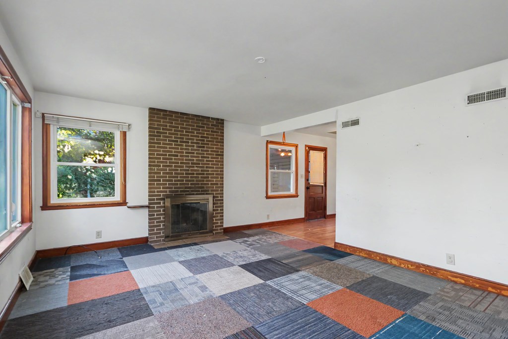 683 Sunset Boulevard, Mansfield, Ohio 44907, 2 Bedrooms Bedrooms, ,1 BathroomBathrooms,Residential,For Sale,Sunset Boulevard,20100235