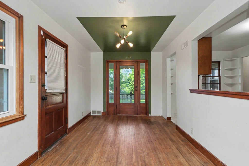 683 Sunset Boulevard, Mansfield, Ohio 44907, 2 Bedrooms Bedrooms, ,1 BathroomBathrooms,Residential,For Sale,Sunset Boulevard,20100235
