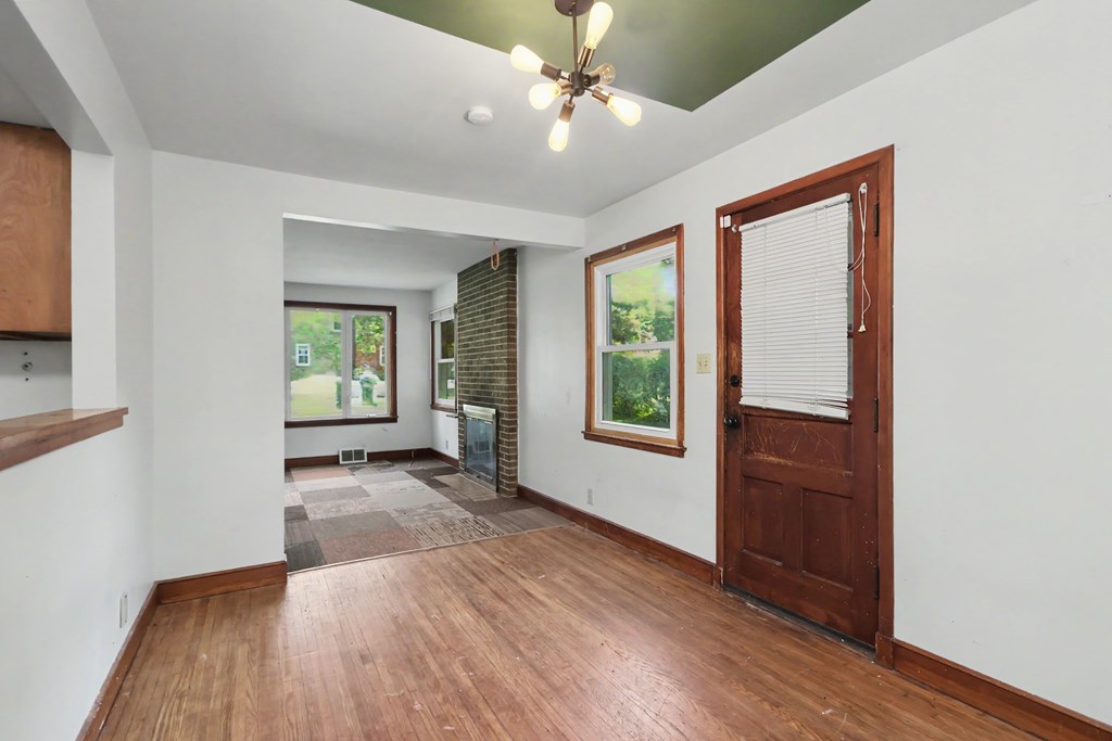 683 Sunset Boulevard, Mansfield, Ohio 44907, 2 Bedrooms Bedrooms, ,1 BathroomBathrooms,Residential,For Sale,Sunset Boulevard,20100235