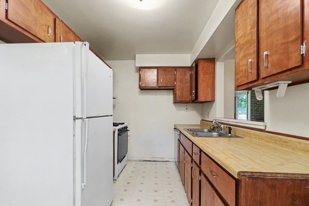 683 Sunset Boulevard, Mansfield, Ohio 44907, 2 Bedrooms Bedrooms, ,1 BathroomBathrooms,Residential,For Sale,Sunset Boulevard,20100235
