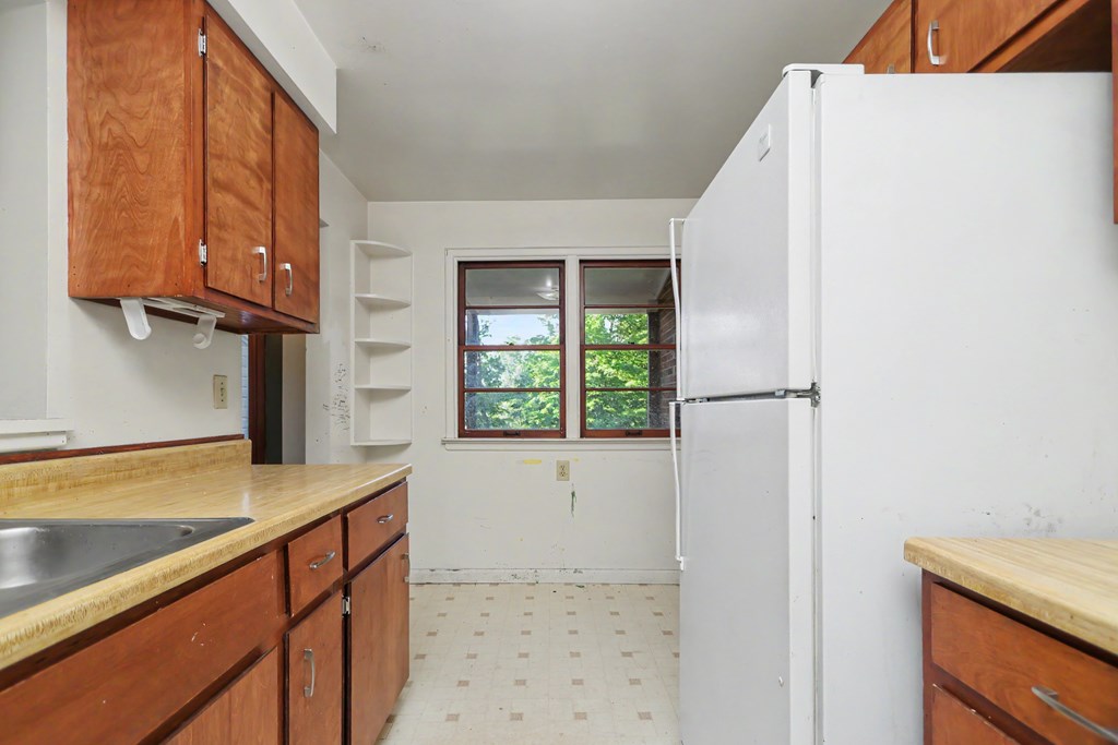 683 Sunset Boulevard, Mansfield, Ohio 44907, 2 Bedrooms Bedrooms, ,1 BathroomBathrooms,Residential,For Sale,Sunset Boulevard,20100235