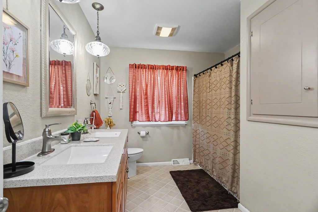 1453 Rosedale Ave, Bucyrus, Ohio 44820, 3 Bedrooms Bedrooms, ,2 BathroomsBathrooms,Residential,For Sale,Rosedale Ave,20100238