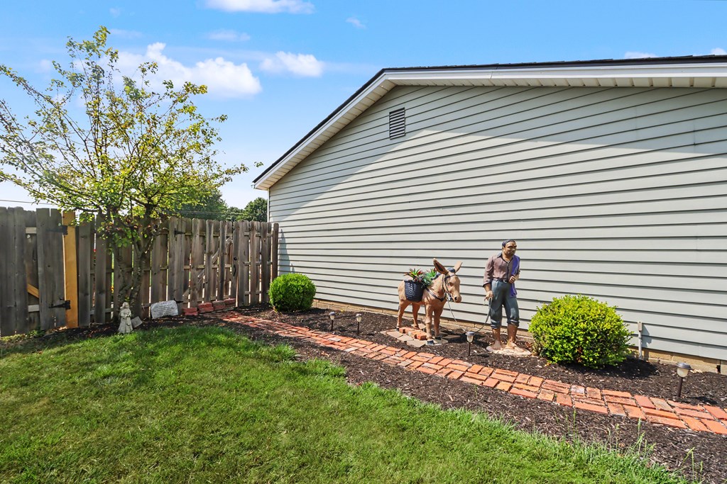 1453 Rosedale Ave, Bucyrus, Ohio 44820, 3 Bedrooms Bedrooms, ,2 BathroomsBathrooms,Residential,For Sale,Rosedale Ave,20100238