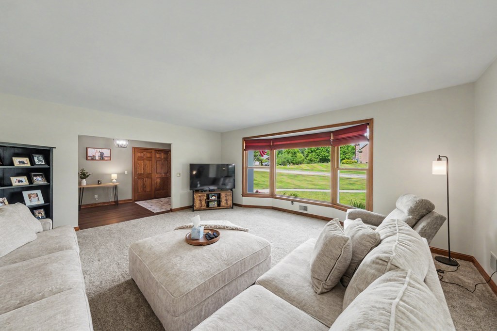 1607 Olde Post Road, Ashland, Ohio 44805, 4 Bedrooms Bedrooms, ,3 BathroomsBathrooms,Residential,For Sale,Olde Post Road,20100240 1607 Olde Post Road, Ashland, Ohio 44805, 4 Bedrooms Bedrooms, ,3 BathroomsBathrooms,Residential,For Sale,Olde Post Road,20100240
