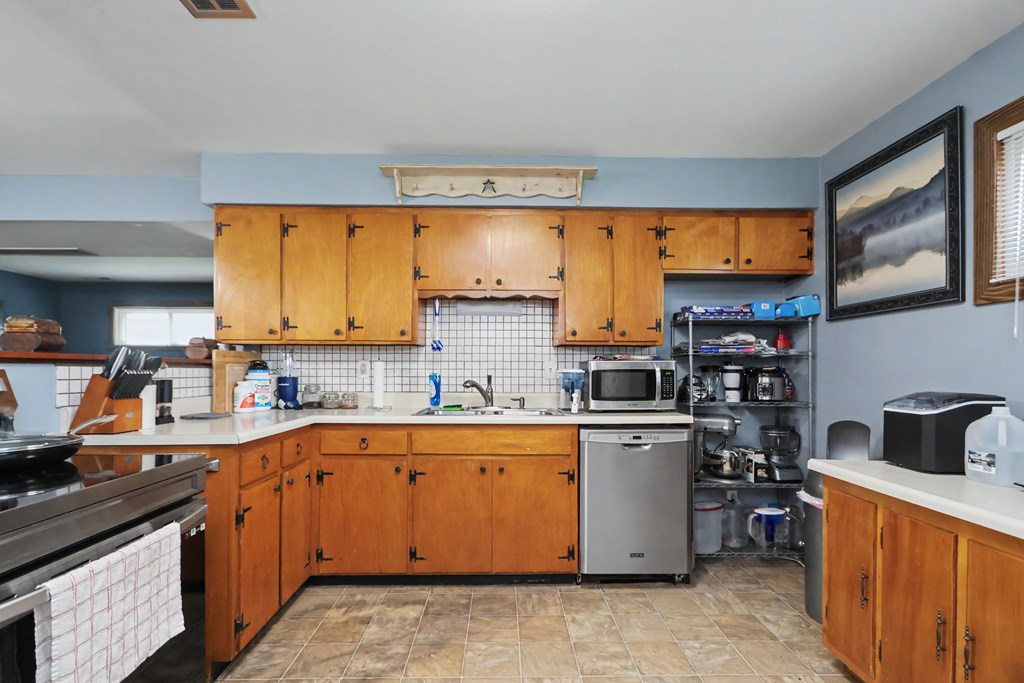 997 Laver Road, Mansfield, Ohio 44905, 4 Bedrooms Bedrooms, ,2 BathroomsBathrooms,Residential,For Sale,Laver Road,20100239
