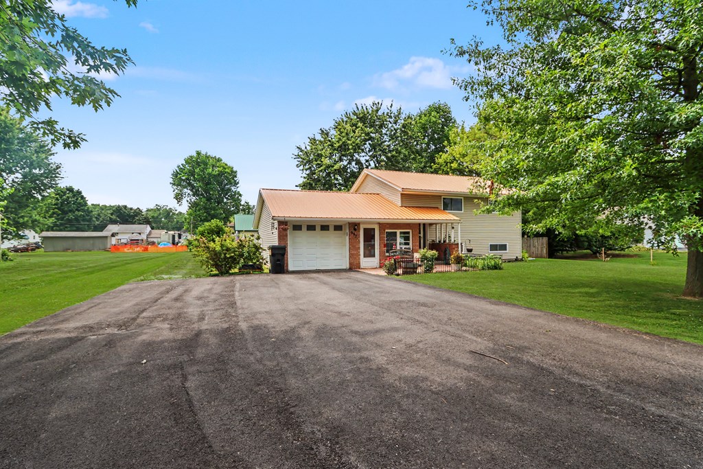 997 Laver Road, Mansfield, Ohio 44905, 4 Bedrooms Bedrooms, ,2 BathroomsBathrooms,Residential,For Sale,Laver Road,20100239