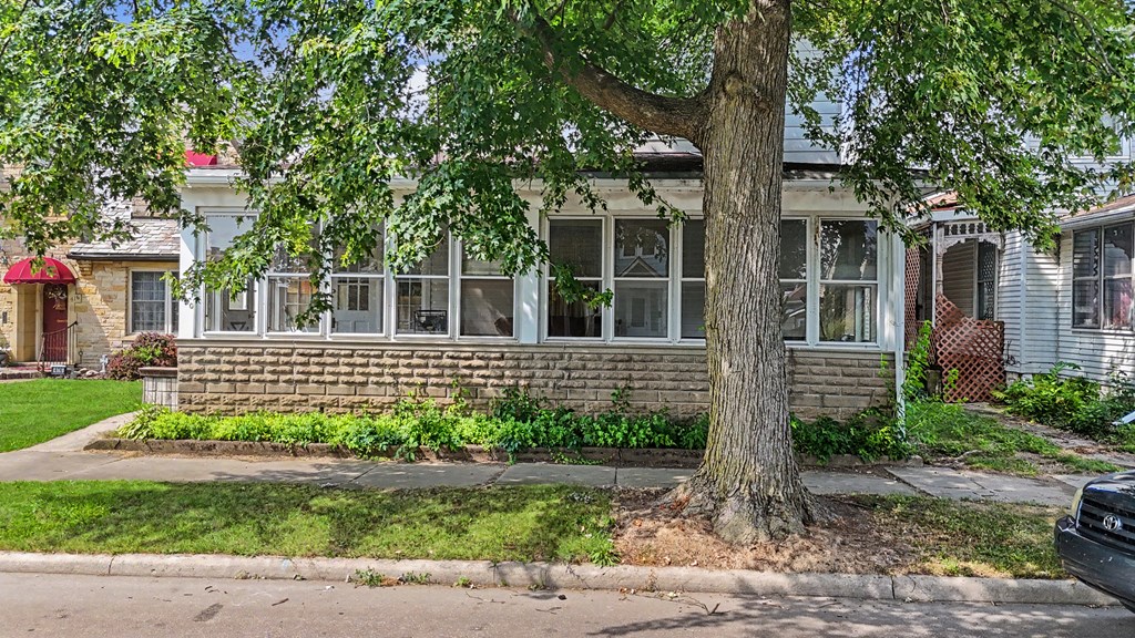 420 East Rensselaer Street, Bucyrus, Ohio 44820, 4 Bedrooms Bedrooms, ,Residential Income,For Sale,East Rensselaer Street,20100244 420 East Rensselaer Street, Bucyrus, Ohio 44820, 4 Bedrooms Bedrooms, ,Residential Income,For Sale,East Rensselaer Street,20100244