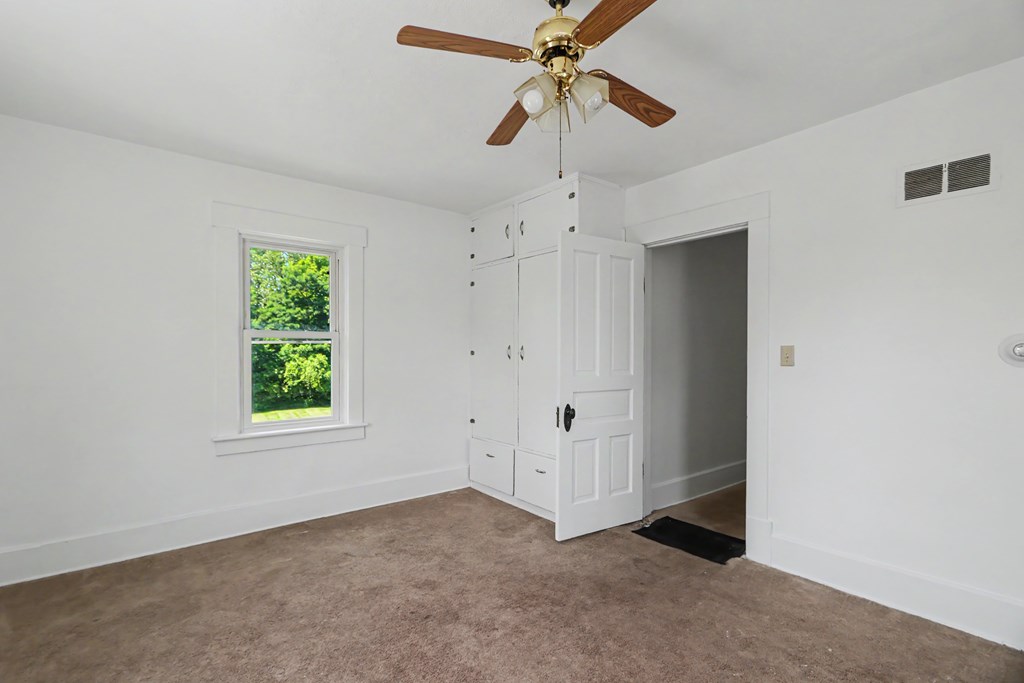 123 -123 1/2 East Main Street, Lexington, Ohio 44904, 4 Bedrooms Bedrooms, ,Residential Income,For Sale,-123 1/2 East Main Street,20100278