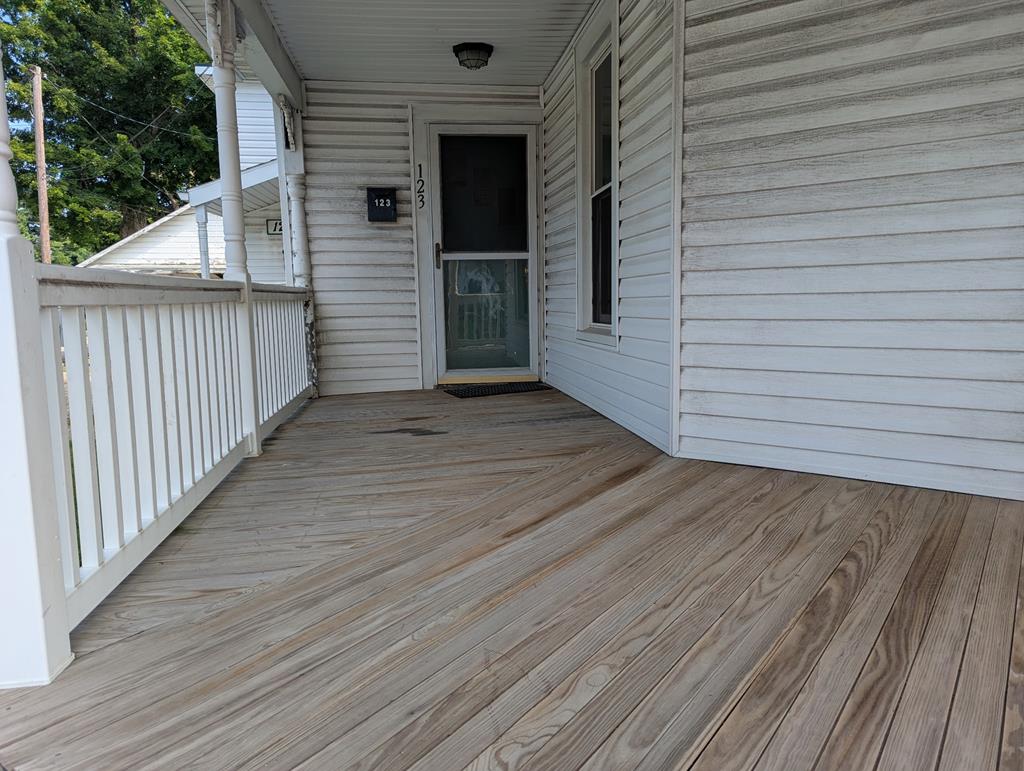 123 -123 1/2 East Main Street, Lexington, Ohio 44904, 4 Bedrooms Bedrooms, ,Residential Income,For Sale,-123 1/2 East Main Street,20100278
