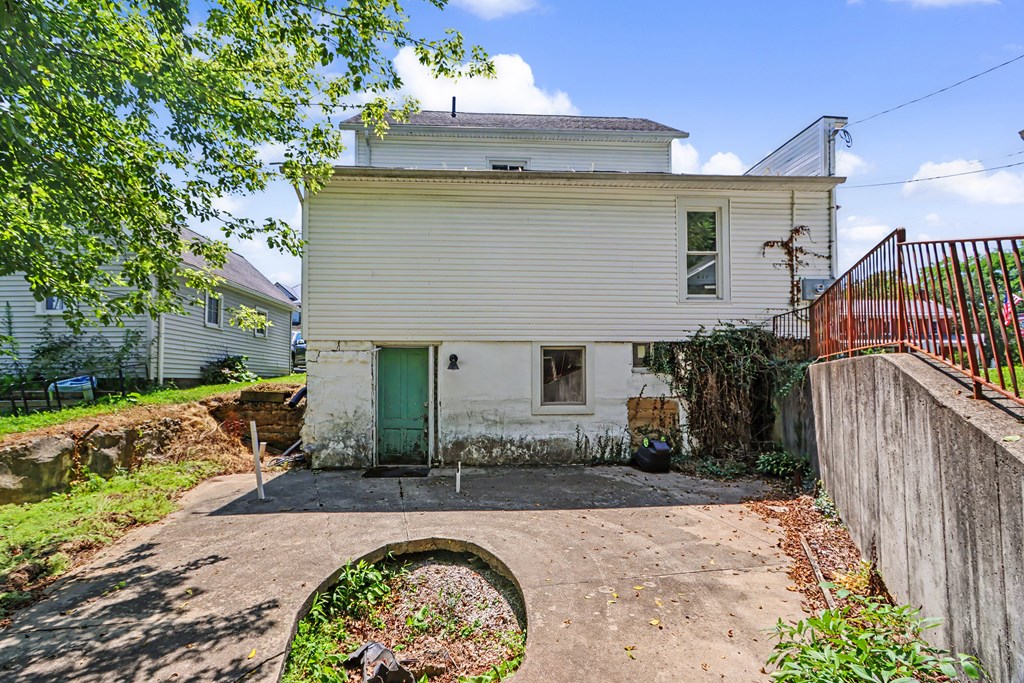 123 -123 1/2 East Main Street, Lexington, Ohio 44904, 4 Bedrooms Bedrooms, ,Residential Income,For Sale,-123 1/2 East Main Street,20100278