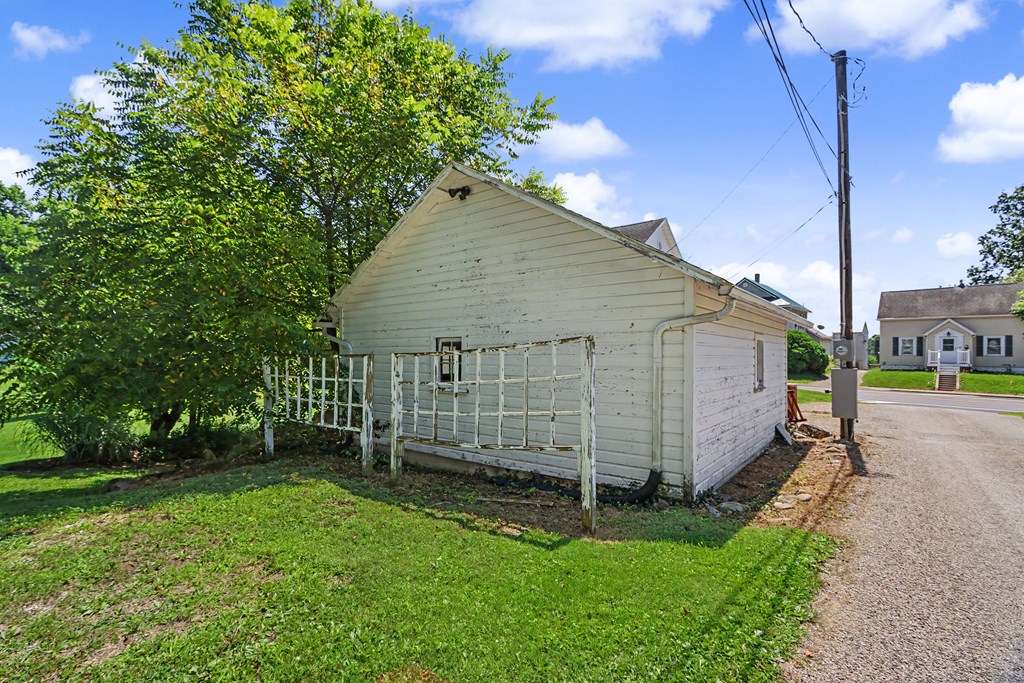 123 -123 1/2 East Main Street, Lexington, Ohio 44904, 4 Bedrooms Bedrooms, ,Residential Income,For Sale,-123 1/2 East Main Street,20100278