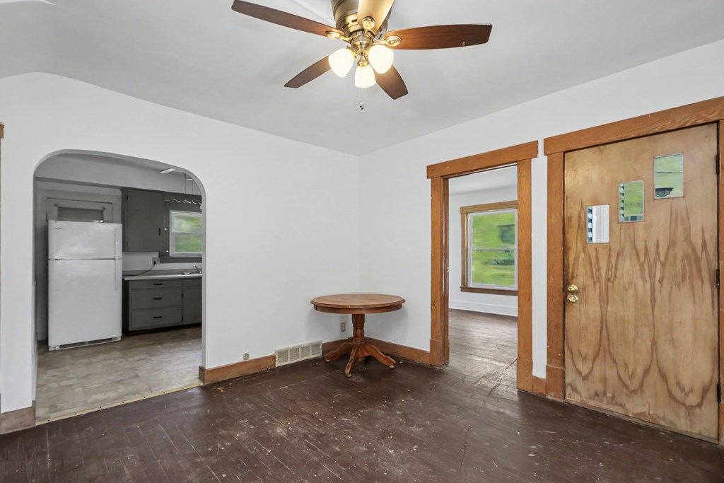 123 -123 1/2 East Main Street, Lexington, Ohio 44904, 4 Bedrooms Bedrooms, ,Residential Income,For Sale,-123 1/2 East Main Street,20100278
