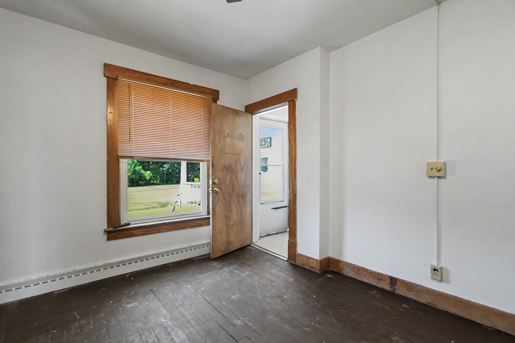 123 -123 1/2 East Main Street, Lexington, Ohio 44904, 4 Bedrooms Bedrooms, ,Residential Income,For Sale,-123 1/2 East Main Street,20100278