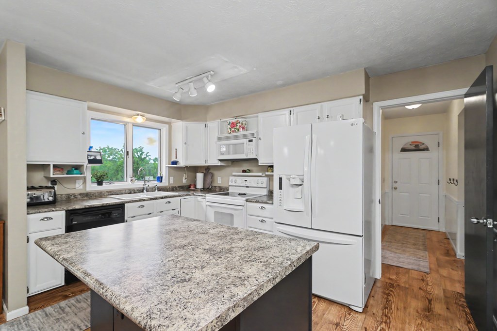 3620 Middle Bellville Road, Lexington, Ohio 44904, 3 Bedrooms Bedrooms, ,3 BathroomsBathrooms,Residential,For Sale,Middle Bellville Road,20100287 3620 Middle Bellville Road, Lexington, Ohio 44904, 3 Bedrooms Bedrooms, ,3 BathroomsBathrooms,Residential,For Sale,Middle Bellville Road,20100287