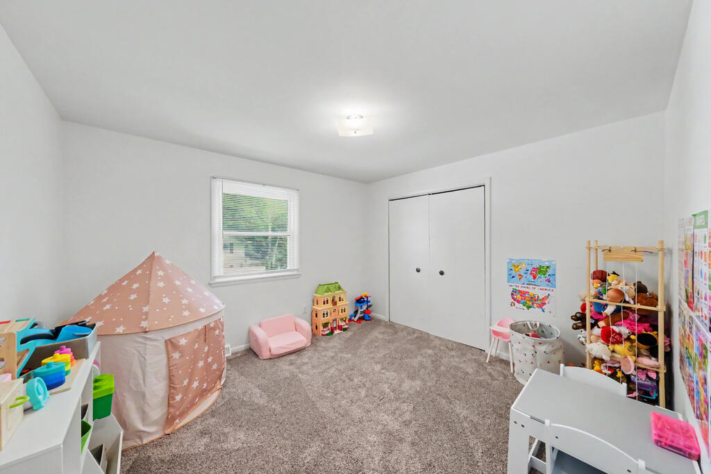 1081 Larchwood Road, Mansfield, Ohio 44907, 3 Bedrooms Bedrooms, ,2 BathroomsBathrooms,Residential,For Sale,Larchwood Road,20100299