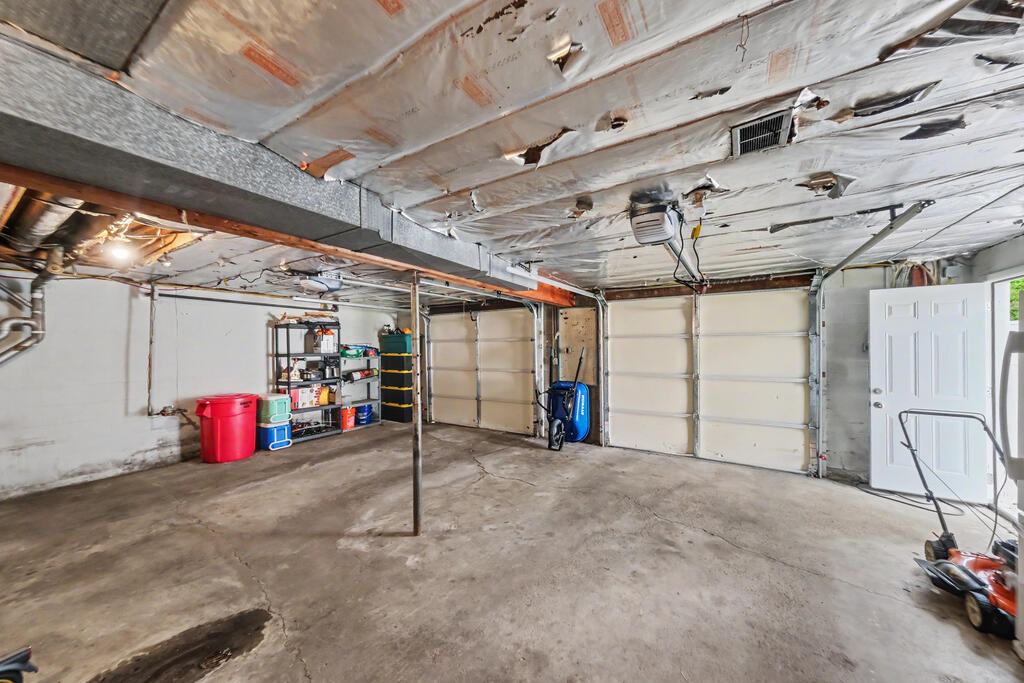1081 Larchwood Road, Mansfield, Ohio 44907, 3 Bedrooms Bedrooms, ,2 BathroomsBathrooms,Residential,For Sale,Larchwood Road,20100299