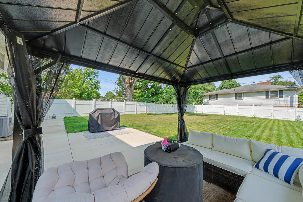 1081 Larchwood Road, Mansfield, Ohio 44907, 3 Bedrooms Bedrooms, ,2 BathroomsBathrooms,Residential,For Sale,Larchwood Road,20100299
