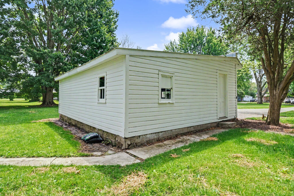 820 West Perry Street, Bucyrus, Ohio 44820, 5 Bedrooms Bedrooms, ,2 BathroomsBathrooms,Residential,For Sale,West Perry Street,20100307 820 West Perry Street, Bucyrus, Ohio 44820, 5 Bedrooms Bedrooms, ,2 BathroomsBathrooms,Residential,For Sale,West Perry Street,20100307