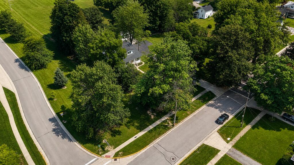 820 West Perry Street, Bucyrus, Ohio 44820, 5 Bedrooms Bedrooms, ,2 BathroomsBathrooms,Residential,For Sale,West Perry Street,20100307 820 West Perry Street, Bucyrus, Ohio 44820, 5 Bedrooms Bedrooms, ,2 BathroomsBathrooms,Residential,For Sale,West Perry Street,20100307