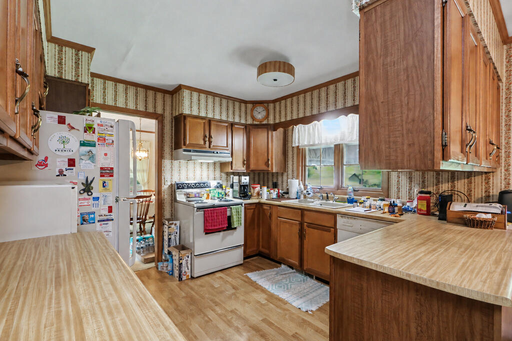 1014 N Clink Boulevard, Crestline, Ohio 44827, 4 Bedrooms Bedrooms, ,2 BathroomsBathrooms,Residential,For Sale,N Clink Boulevard,20100309