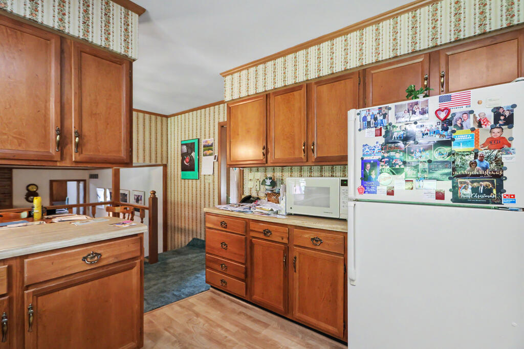 1014 N Clink Boulevard, Crestline, Ohio 44827, 4 Bedrooms Bedrooms, ,2 BathroomsBathrooms,Residential,For Sale,N Clink Boulevard,20100309