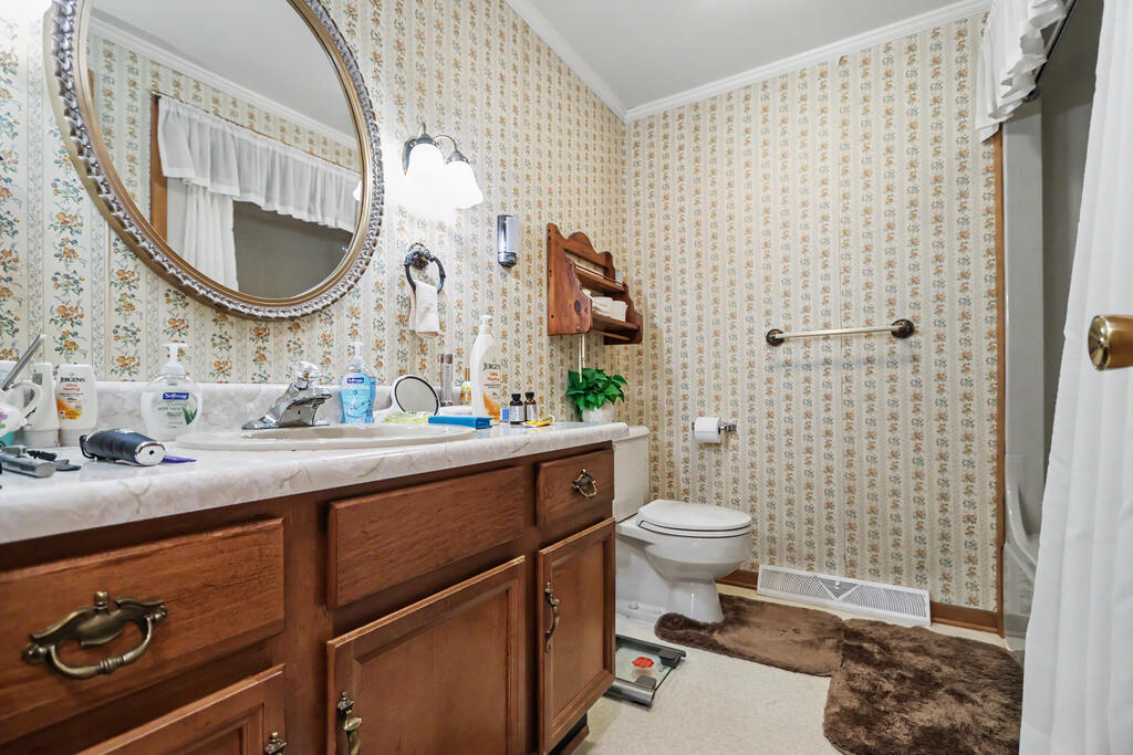 1014 N Clink Boulevard, Crestline, Ohio 44827, 4 Bedrooms Bedrooms, ,2 BathroomsBathrooms,Residential,For Sale,N Clink Boulevard,20100309
