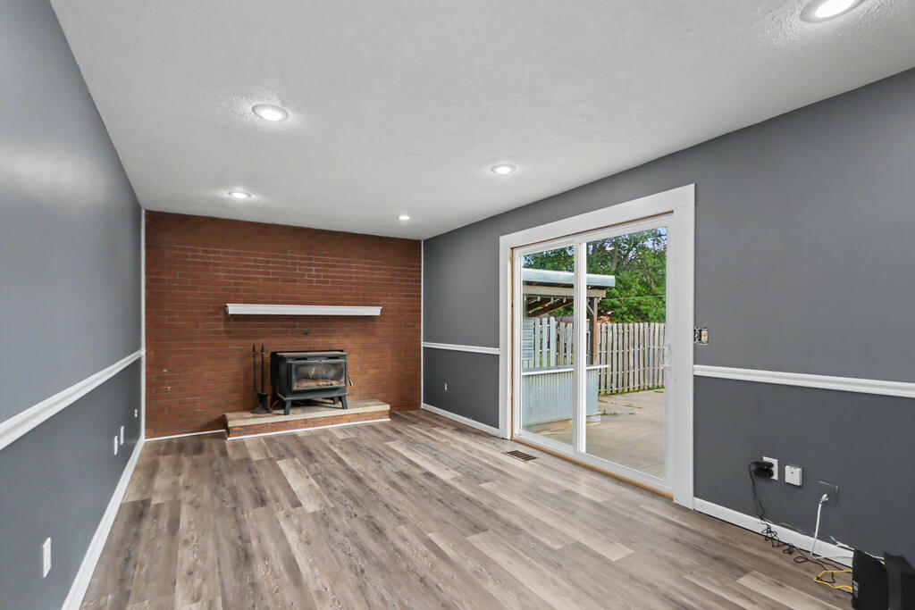 570 Butte Street, Willard, Ohio 44890, 4 Bedrooms Bedrooms, ,2 BathroomsBathrooms,Residential,For Sale,Butte Street,20100310 570 Butte Street, Willard, Ohio 44890, 4 Bedrooms Bedrooms, ,2 BathroomsBathrooms,Residential,For Sale,Butte Street,20100310