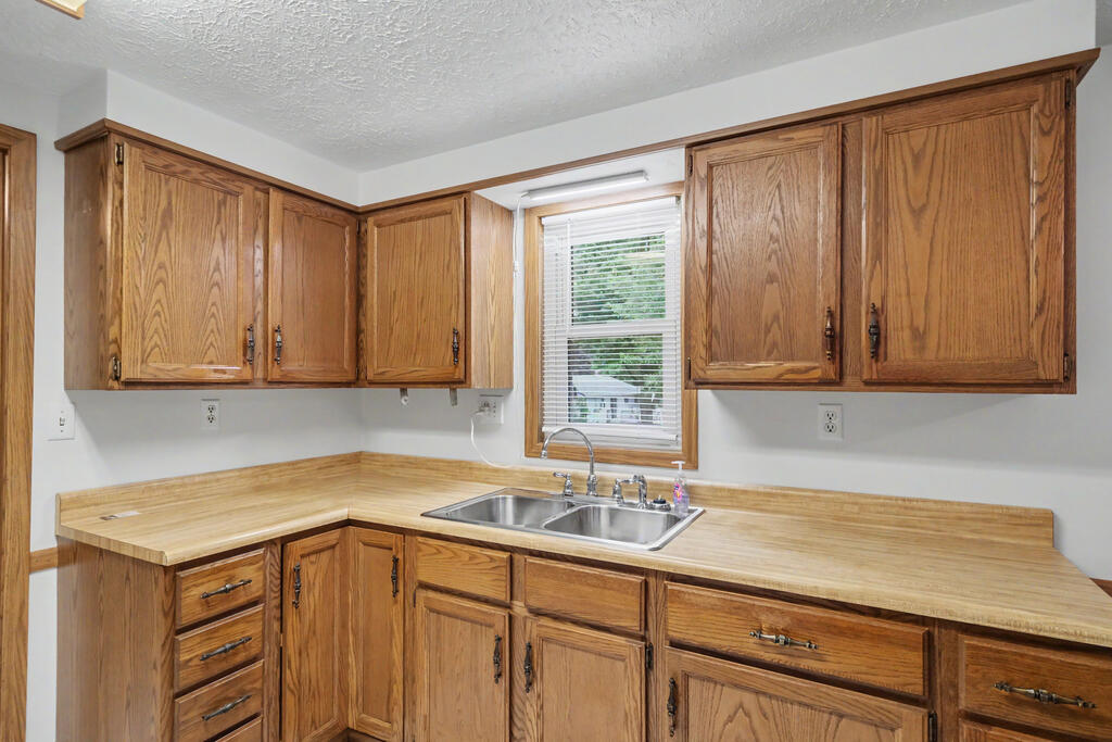 1383 Michigan Drive, Bucyrus, Ohio 44820, 3 Bedrooms Bedrooms, ,3 BathroomsBathrooms,Residential,For Sale,Michigan Drive,20100337