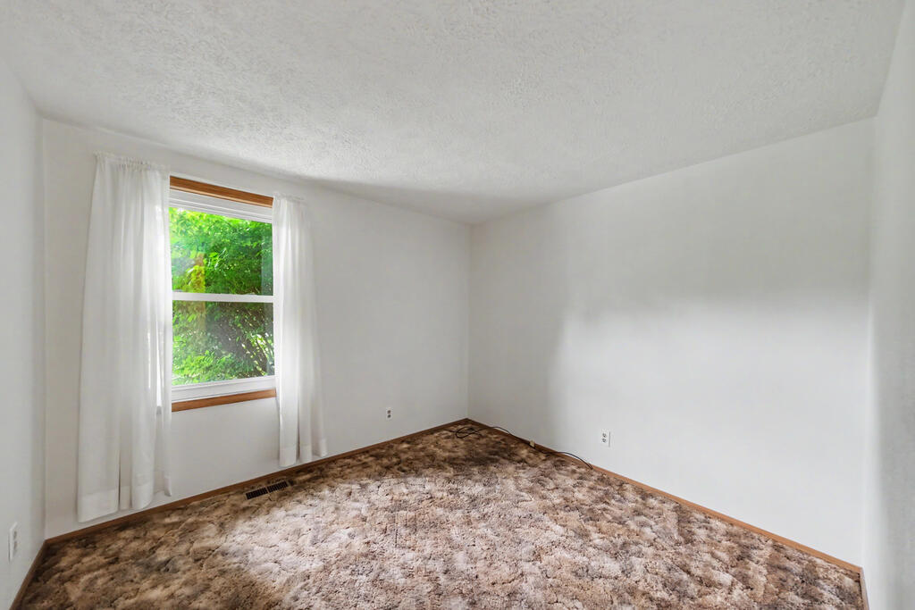 1383 Michigan Drive, Bucyrus, Ohio 44820, 3 Bedrooms Bedrooms, ,3 BathroomsBathrooms,Residential,For Sale,Michigan Drive,20100337