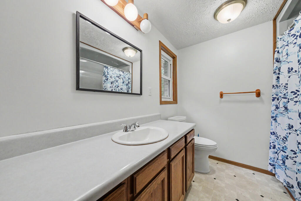 1383 Michigan Drive, Bucyrus, Ohio 44820, 3 Bedrooms Bedrooms, ,3 BathroomsBathrooms,Residential,For Sale,Michigan Drive,20100337
