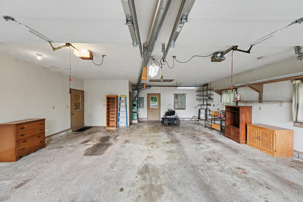 1383 Michigan Drive, Bucyrus, Ohio 44820, 3 Bedrooms Bedrooms, ,3 BathroomsBathrooms,Residential,For Sale,Michigan Drive,20100337