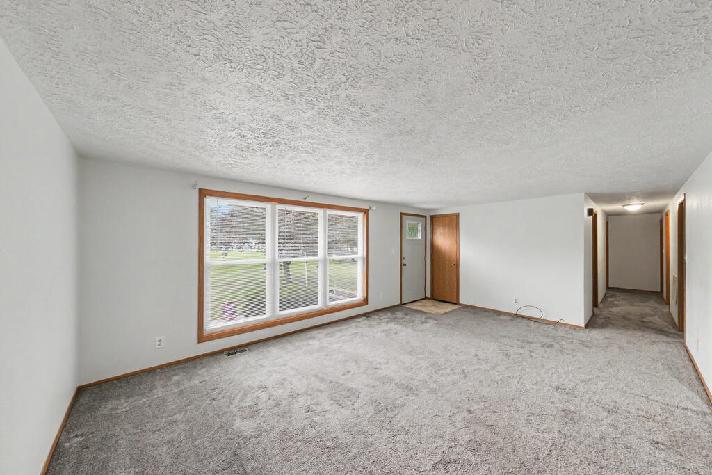 1383 Michigan Drive, Bucyrus, Ohio 44820, 3 Bedrooms Bedrooms, ,3 BathroomsBathrooms,Residential,For Sale,Michigan Drive,20100337