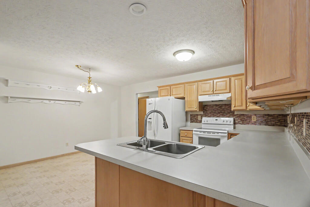 1118 Cobblefield Drive, Ontario, Ohio 44903, 3 Bedrooms Bedrooms, ,2 BathroomsBathrooms,Residential,For Sale,Cobblefield Drive,20100373