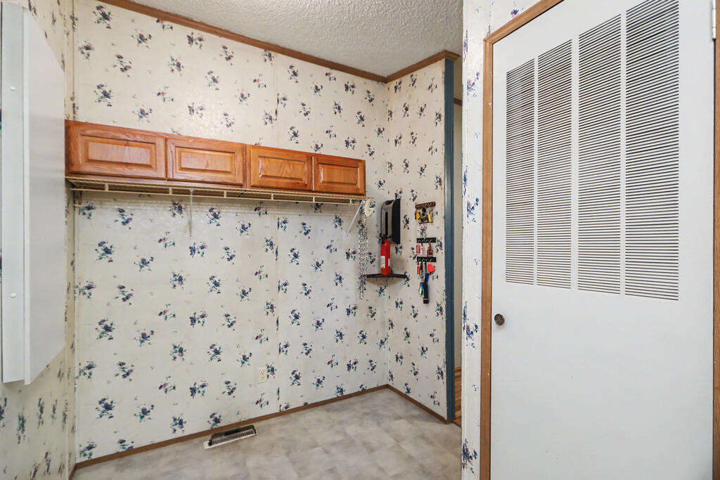 4809 State Route 181, Crestline, Ohio 44827, 3 Bedrooms Bedrooms, ,2 BathroomsBathrooms,Residential,For Sale,State Route 181,20100405 4809 State Route 181, Crestline, Ohio 44827, 3 Bedrooms Bedrooms, ,2 BathroomsBathrooms,Residential,For Sale,State Route 181,20100405