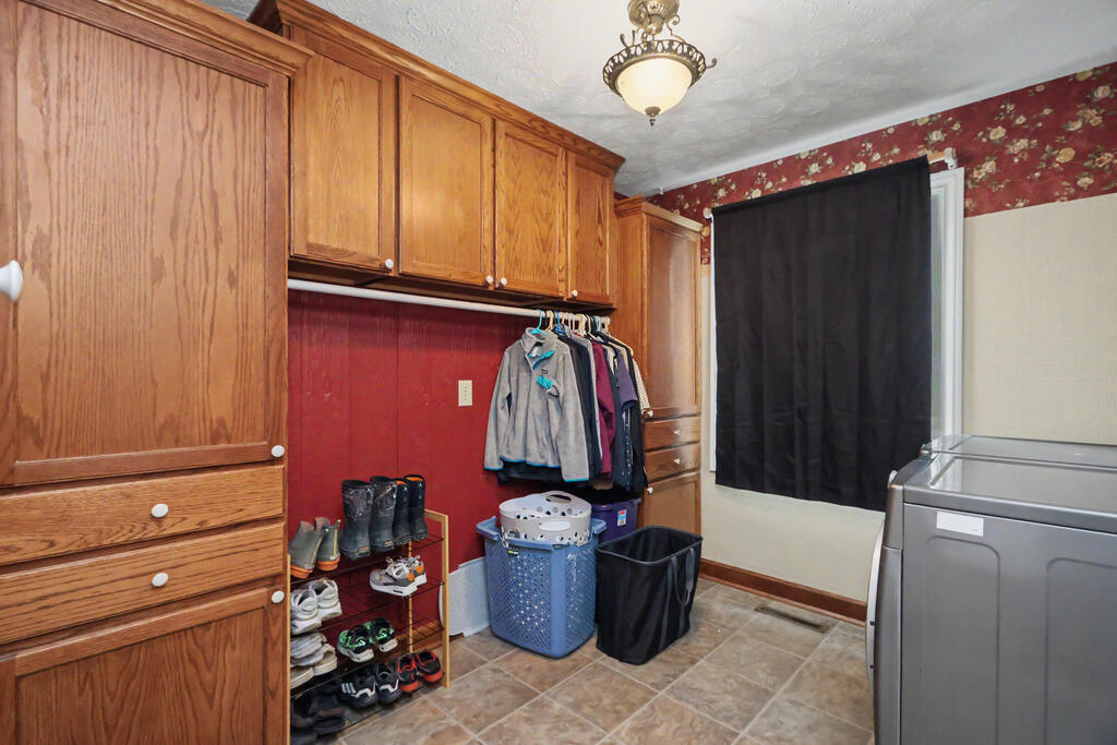 2375 Nazor Road, Crestline, Ohio 44827, 4 Bedrooms Bedrooms, ,1 BathroomBathrooms,Residential,For Sale,Nazor Road,20100408