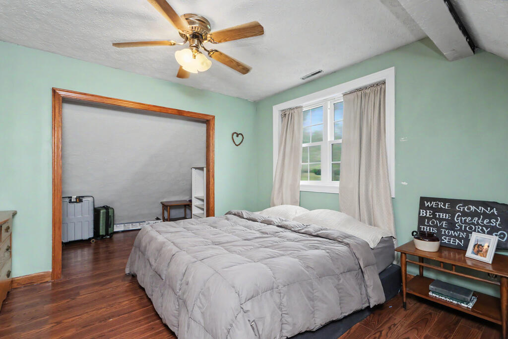 2375 Nazor Road, Crestline, Ohio 44827, 4 Bedrooms Bedrooms, ,1 BathroomBathrooms,Residential,For Sale,Nazor Road,20100408