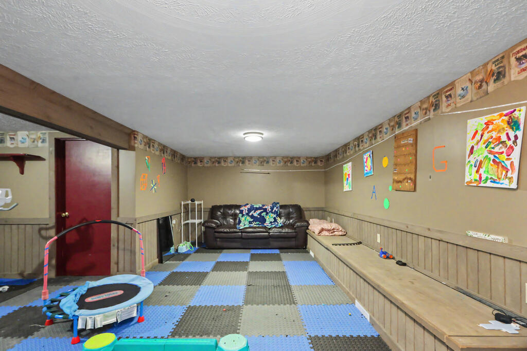 2375 Nazor Road, Crestline, Ohio 44827, 4 Bedrooms Bedrooms, ,1 BathroomBathrooms,Residential,For Sale,Nazor Road,20100408